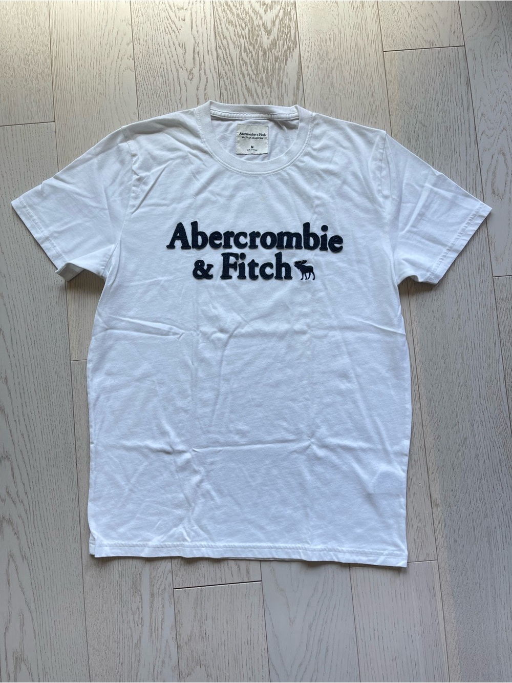 Abercrombie & Fitch Soft A&F collection front logo spellout cotton tee shirt
